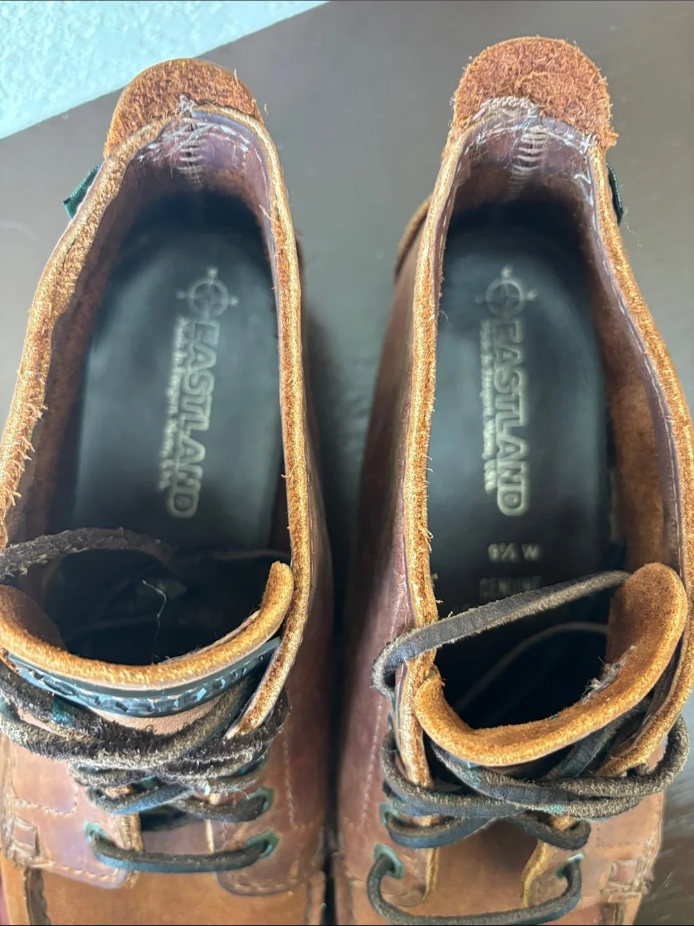 Eastland Men's Chukka Boots in Distressed Brown Leather - Classic Lace-Up 9.5